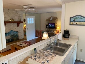 908 Albee Rd W in Nokomis, FL - Building Photo - Building Photo