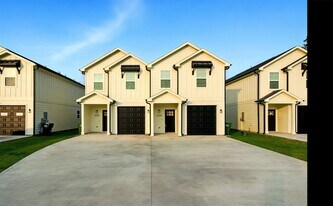 3150 S Cleveland St in Dayton, TX - Building Photo