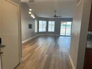 2647 NW 33rd St in Oakland Park, FL - Building Photo - Building Photo