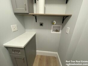 6 Otis St, Unit 2 in Somerville, MA - Building Photo - Building Photo