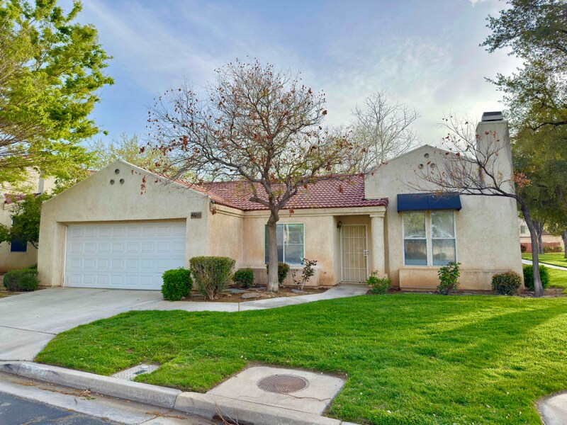 40235 La Cota Dr in Palmdale, CA - Building Photo