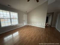 5446 Thackeray Dr in Fayetteville, NC - Building Photo - Building Photo