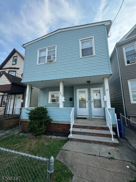 854 Paterson Ave in East Rutherford, NJ - Building Photo