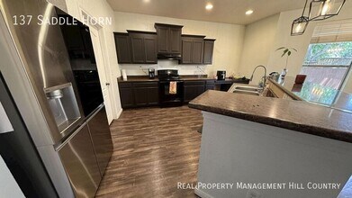 137 Saddle Horn in Boerne, TX - Building Photo - Building Photo