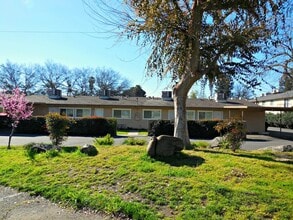 218 W Dakota Ave, Unit 218-A in Fresno, CA - Building Photo - Building Photo