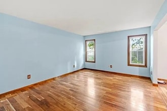 6915 Swan Ln in Schererville, IN - Building Photo - Building Photo