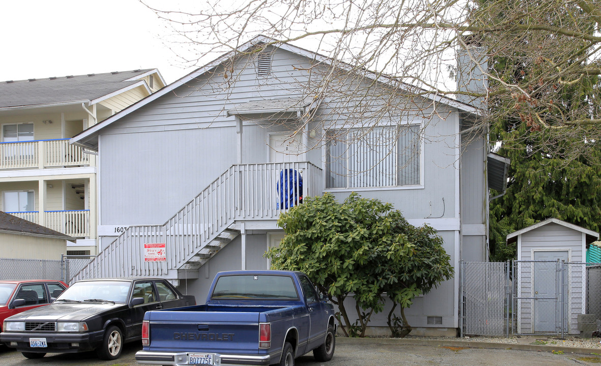 Chestnut Apartments in Everett, WA - Building Photo