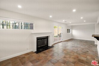 15005 Killion St in Los Angeles, CA - Foto de edificio - Building Photo