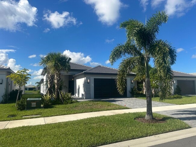 11583 SW Oceanfront Ct in Port St. Lucie, FL - Building Photo - Building Photo