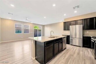 5661 Warm Light St in Las Vegas, NV - Building Photo - Building Photo
