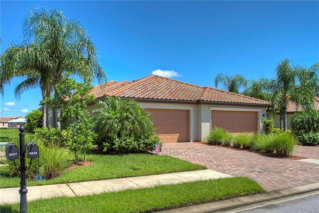 6627 Candlestick Dr in Bradenton, FL - Building Photo