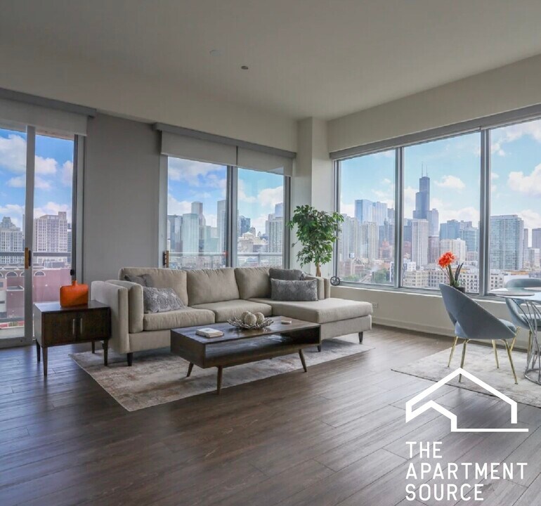 910 W Huron St in Chicago, IL - Building Photo