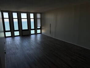 6700 S South Shore Dr in Chicago, IL - Building Photo - Building Photo