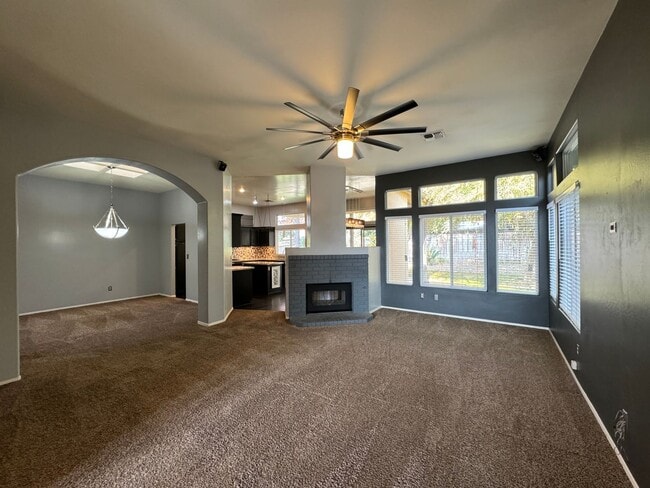 13904 Calle Elegante in Bakersfield, CA - Building Photo - Building Photo