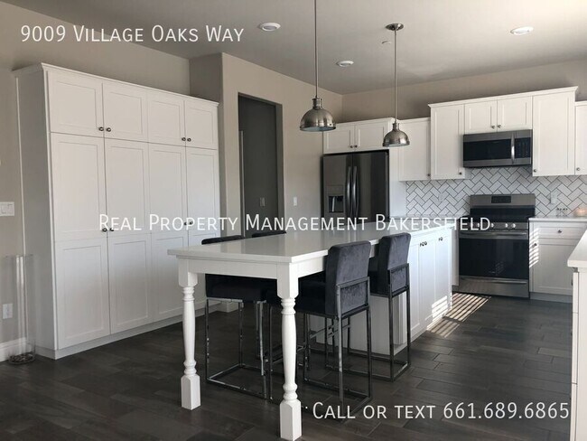 9009 Village Oaks Way in Shafter, CA - Building Photo - Building Photo