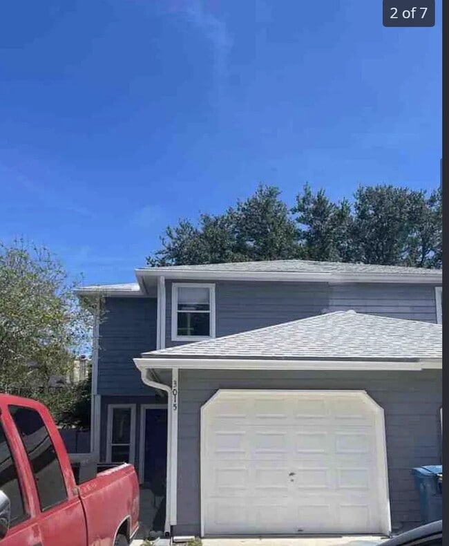 property at 3015 Candlewyck Ln E