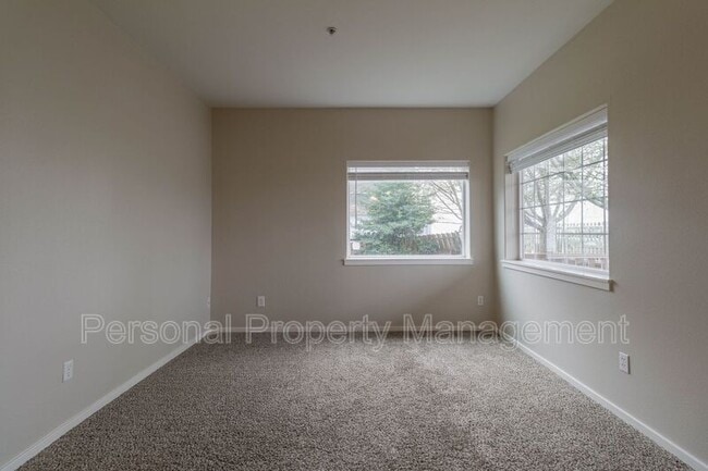 118 S Main Ave in Ridgefield, WA - Building Photo - Building Photo