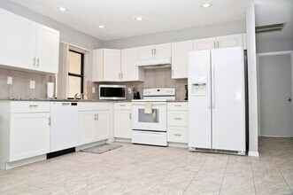 722 SE Thanksgiving Ave in Port St. Lucie, FL - Building Photo - Building Photo