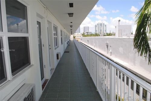 524 Washington Ave in Miami Beach, FL - Foto de edificio