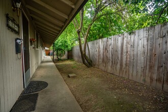 524 Boardman St in Medford, OR - Building Photo - Building Photo