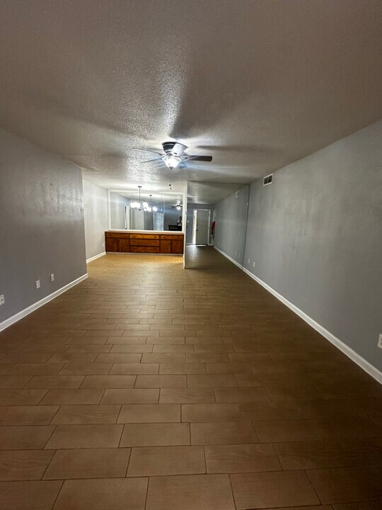 9797 Leawood Blvd, Unit 5 in Houston, TX - Foto de edificio