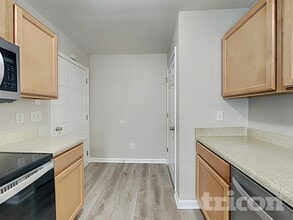 1152 Rabon Pond Dr in Columbia, SC - Foto de edificio - Building Photo