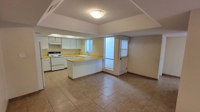 7858 E Pecos Ln in Scottsdale, AZ - Foto de edificio - Building Photo