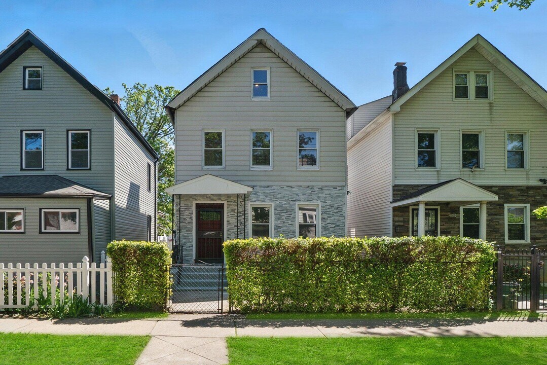 419 S 7th Ave in Mount Vernon, NY - Building Photo