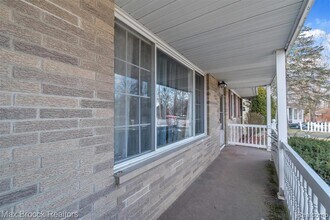 1102 Davenport Dr in Burton, MI - Building Photo - Building Photo