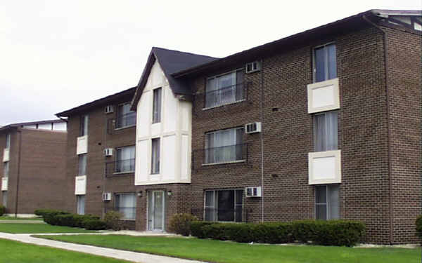 9955 Nottingham Ave in Chicago Ridge, IL - Foto de edificio - Building Photo