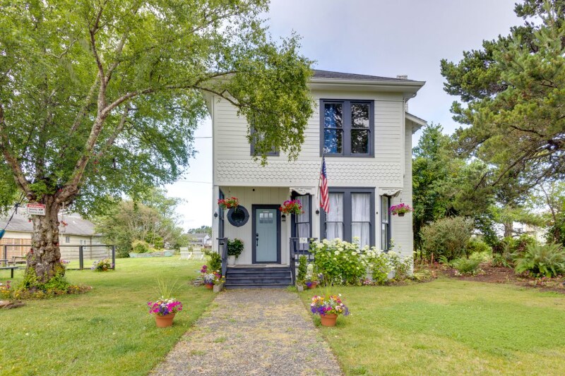 414 S Holladay Dr in Seaside, OR - Foto de edificio