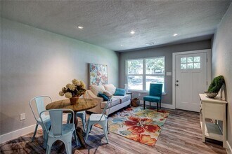 2321 Lakehurst Dr in Austin, TX - Building Photo - Building Photo