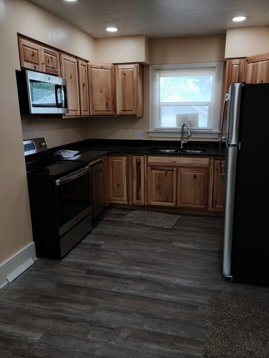 643 S 9th Ave in Pocatello, ID - Building Photo