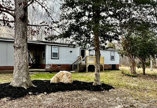 3465 Calloway Dr in Haw River, NC - Foto de edificio