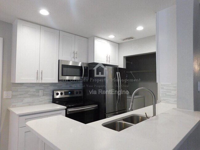 1077 S Hiawassee Rd in Orlando, FL - Building Photo - Building Photo