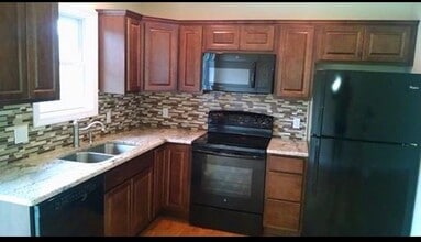 33 Barrison St in Springfield, MA - Building Photo - Building Photo