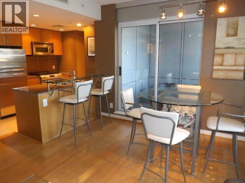 638 Beach Crescent in Vancouver, BC - Building Photo