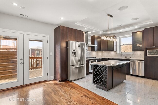 property at 4632 N Kenmore Ave