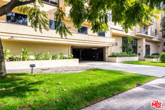 112 N Hamilton Dr in Beverly Hills, CA - Building Photo - Building Photo