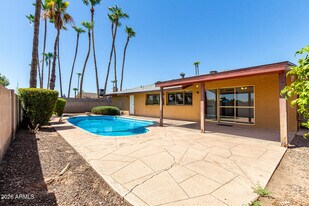 4013 S Hazelton Ln in Tempe, AZ - Building Photo