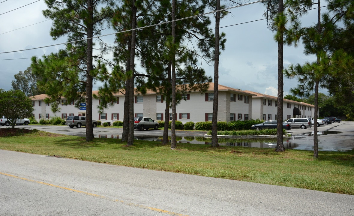 Tanglewood Square Apartments in Eustis, FL - Building Photo