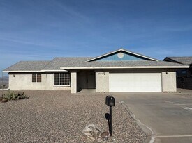 2835 Jasper Dr in Lake Havasu City, AZ - Building Photo