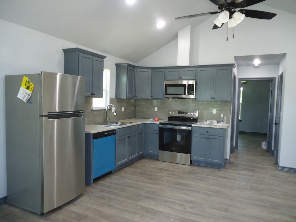 11260 County Road 353 in Tyler, TX - Building Photo