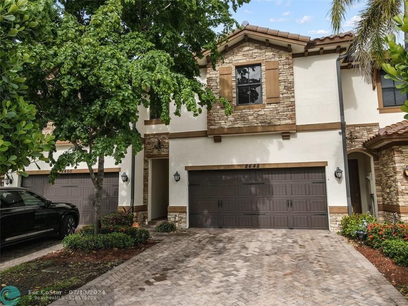 8448 Blue Cove Way in Parkland, FL - Building Photo