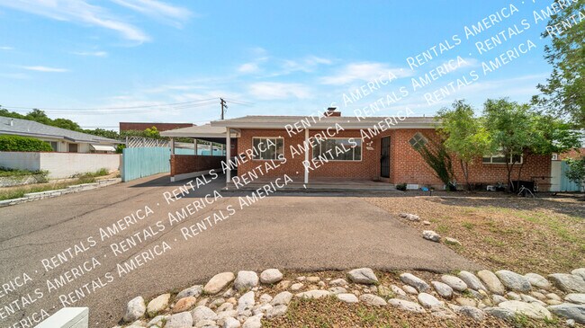 2212 E La Mirada St in Tucson, AZ - Building Photo - Building Photo