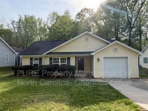3385 Hunting Wood Ct in Gastonia, NC - Building Photo - Building Photo