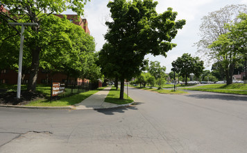 Thurlow Terrace Apartments in Albany, NY - Foto de edificio - Building Photo