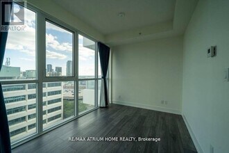 180 Fairview Mall Dr in Toronto, ON - Building Photo - Building Photo