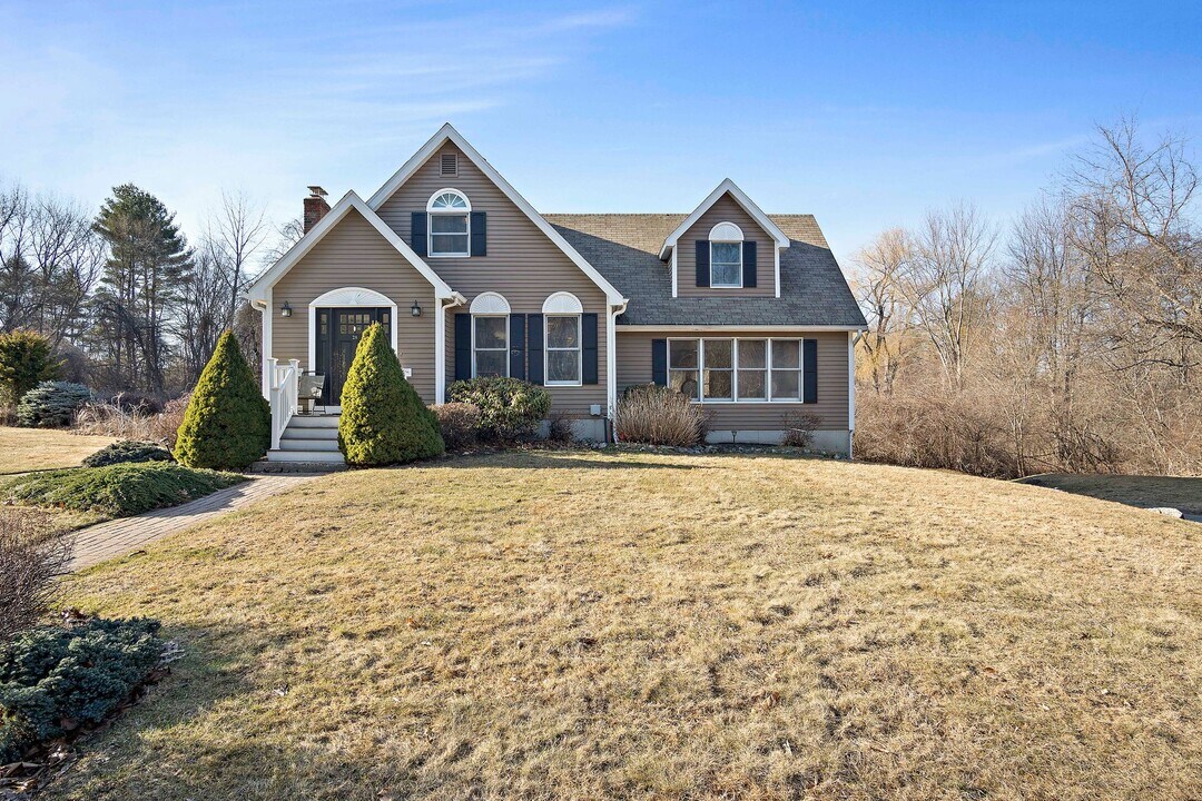 28 Dixey Dr in Middleton, MA - Building Photo