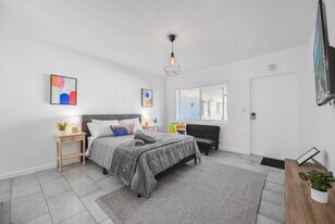 515 NE 82nd St in Miami, FL - Building Photo